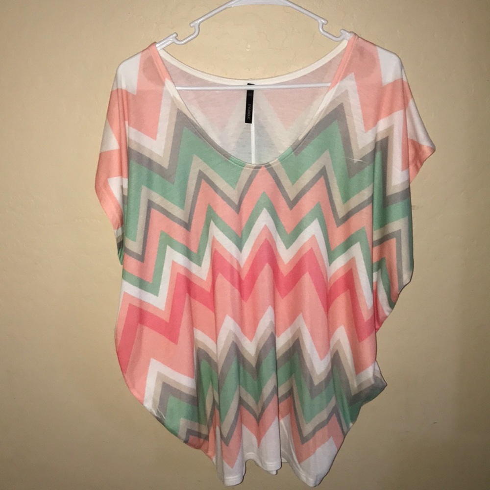 NWOT multi color Chevron top